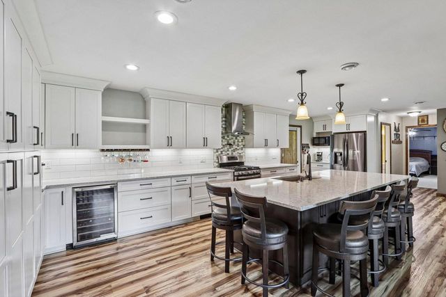 13716 W Lilac LANE, New Berlin, WI 53151