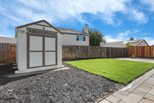 1927 Grove Ct, Tracy, CA 95376