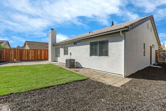 1927 Grove Ct, Tracy, CA 95376