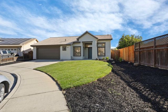 1927 Grove Ct, Tracy, CA 95376