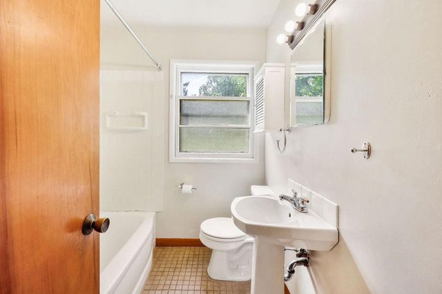 4252 Doncaster Drive, Madison, WI 53711