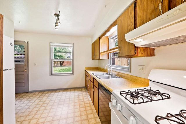 4252 Doncaster Drive, Madison, WI 53711