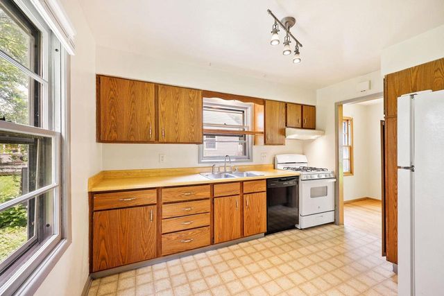 4252 Doncaster Drive, Madison, WI 53711