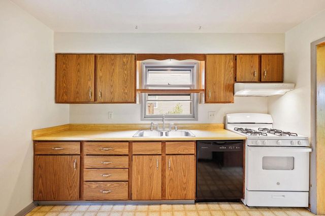 4252 Doncaster Drive, Madison, WI 53711