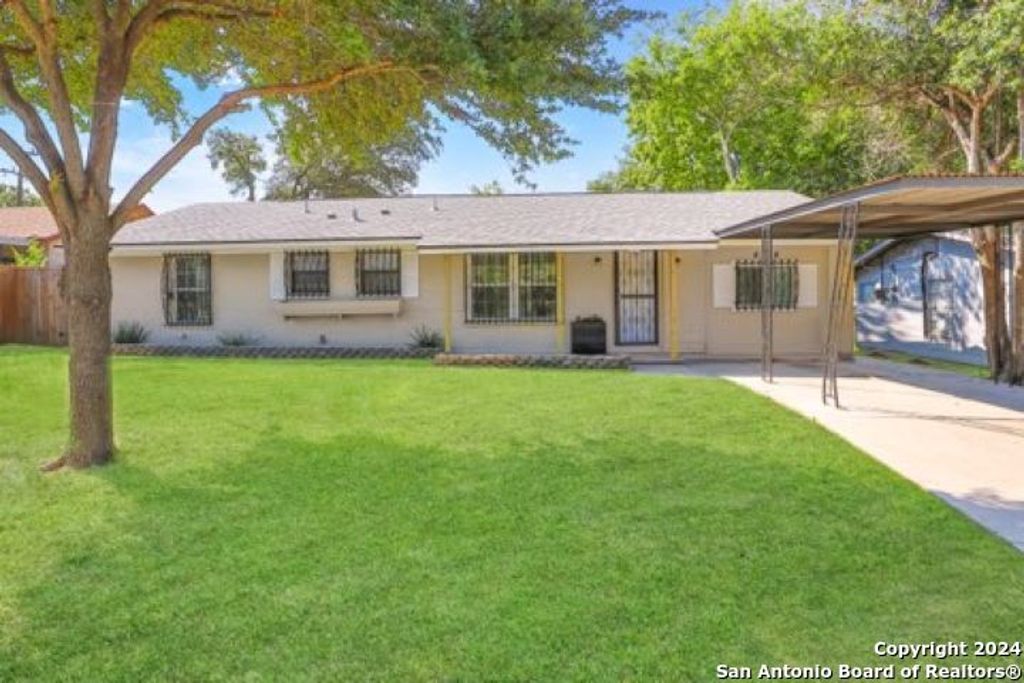 4334 MOANA DR, San Antonio, TX 78218