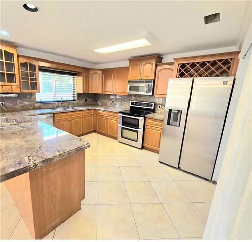 7600 SW 19th Ter, Miami, FL 33155