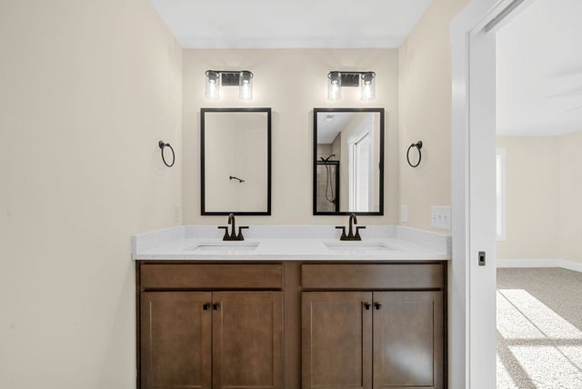 190 Dewberry Ct, Clarksville, TN 37042