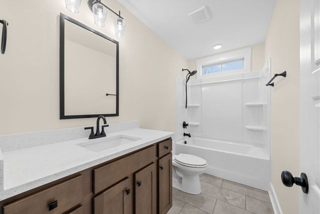 190 Dewberry Ct, Clarksville, TN 37042