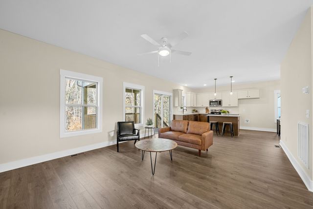 190 Dewberry Ct, Clarksville, TN 37042