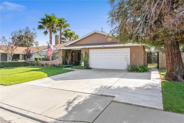 2894 Mojave Court, Highland, CA 92346