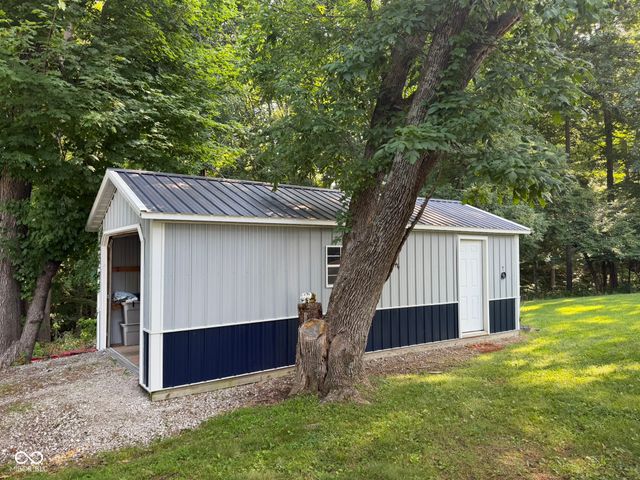 9264 E Mallard Drive, Rockville, IN 47872