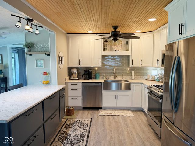 9264 E Mallard Drive, Rockville, IN 47872
