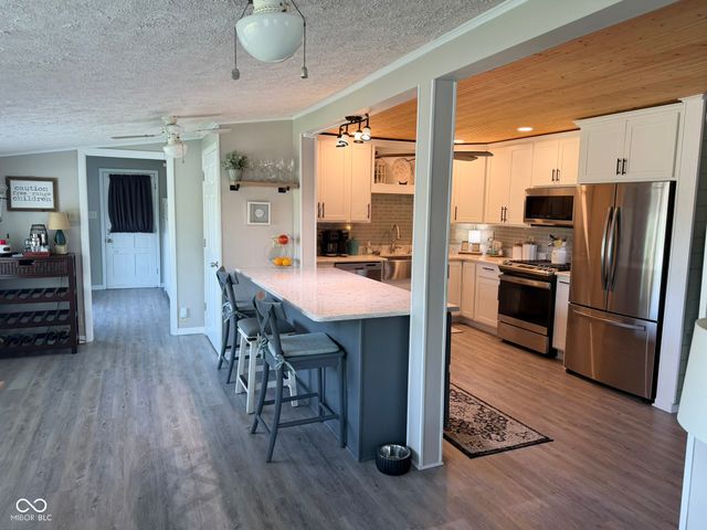 9264 E Mallard Drive, Rockville, IN 47872