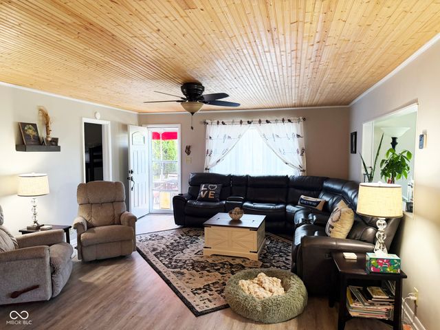 9264 E Mallard Drive, Rockville, IN 47872