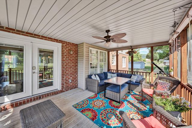 4824 Labradore DR, Roanoke, VA 24012