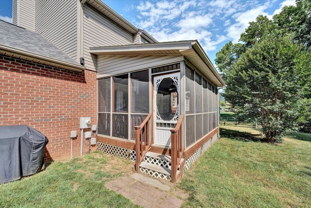 4824 Labradore DR, Roanoke, VA 24012