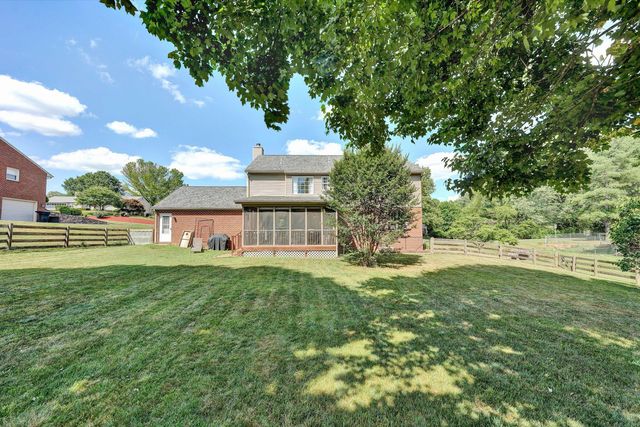 4824 Labradore DR, Roanoke, VA 24012