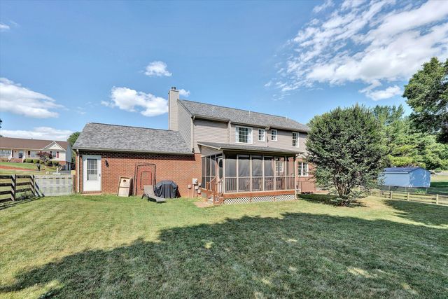 4824 Labradore DR, Roanoke, VA 24012