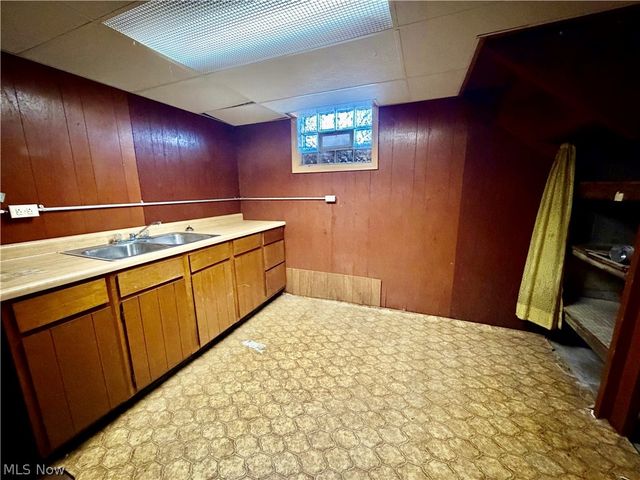 103 S Belle Vista Avenue, Youngstown, OH 44509