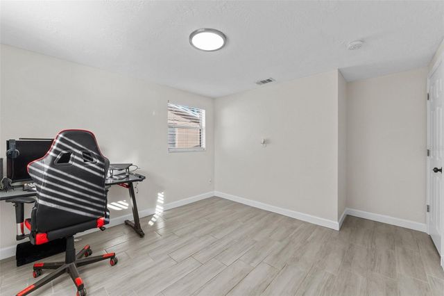 5501 DENVER STREET NE, St Petersburg, FL 33703