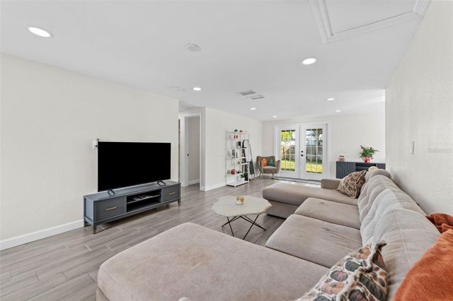 5501 DENVER STREET NE, St Petersburg, FL 33703