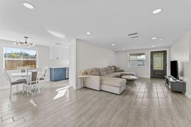 5501 DENVER STREET NE, St Petersburg, FL 33703