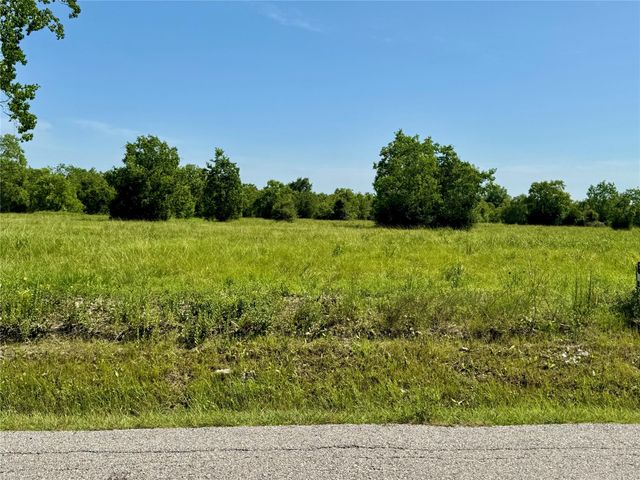 11945 7th St, Santa Fe, TX 77510