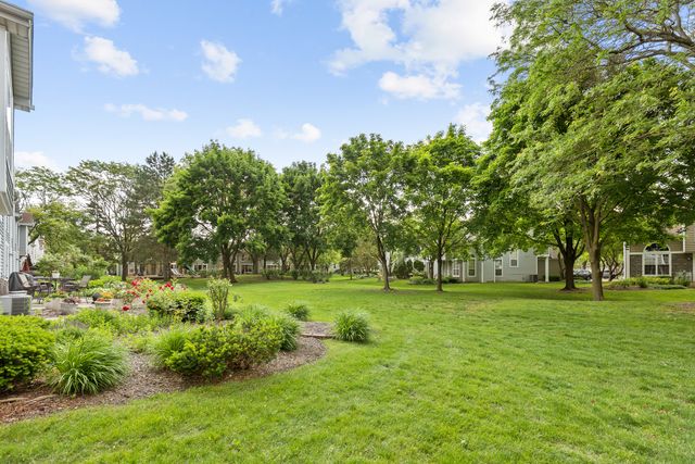 1175 REGENCY Drive, Schaumburg, IL 60193