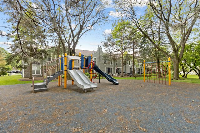 1175 REGENCY Drive, Schaumburg, IL 60193