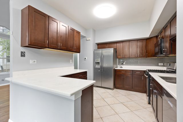 1175 REGENCY Drive, Schaumburg, IL 60193