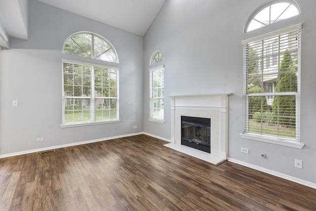 1175 REGENCY Drive, Schaumburg, IL 60193