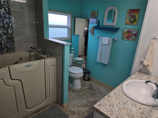 6 S BOTANY BAY CIRCLE, Englewood, FL 34223