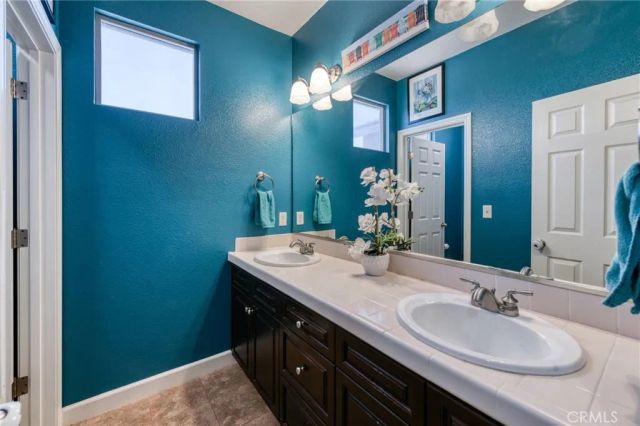 5797 W Indianapolis, Fresno, CA 93722