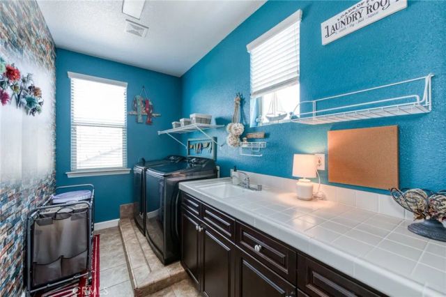 5797 W Indianapolis, Fresno, CA 93722