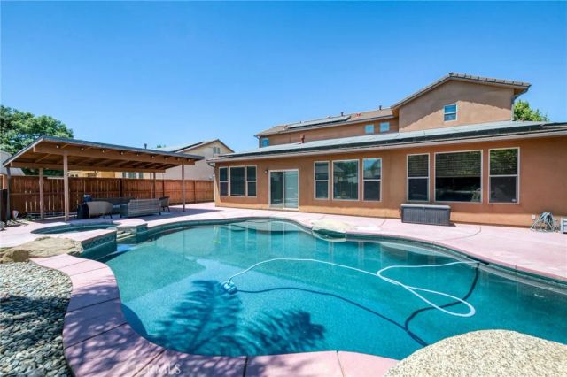 5797 W Indianapolis, Fresno, CA 93722