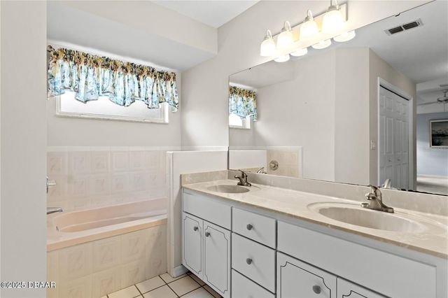 11 Princess Kathleen Lane, Palm Coast, FL 32164