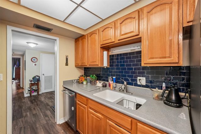 1717 NW 23RD AVENUE 4E, Gainesville, FL 32605
