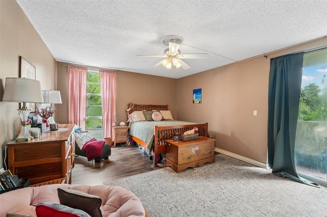 1717 NW 23RD AVENUE 4E, Gainesville, FL 32605
