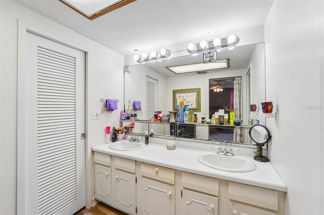 1717 NW 23RD AVENUE 4E, Gainesville, FL 32605