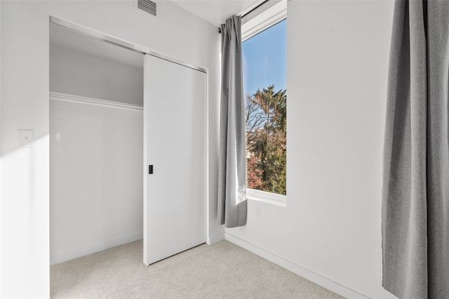 112 Burrows St, Oakland, PA 15213