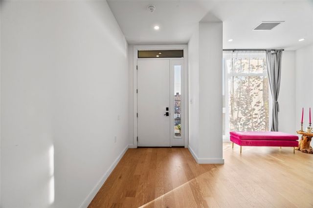 112 Burrows St, Oakland, PA 15213