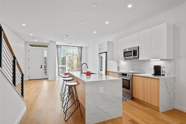 112 Burrows St, Oakland, PA 15213