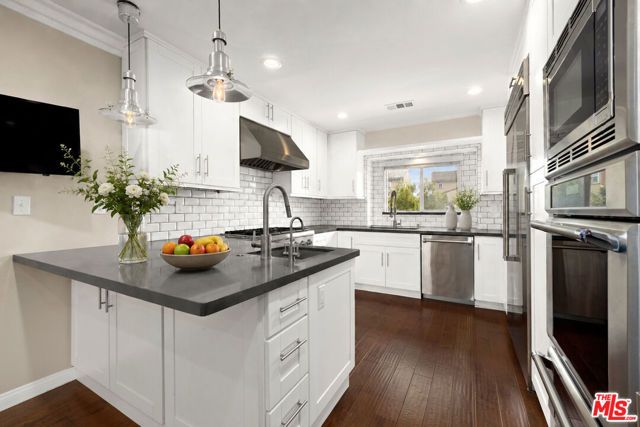 1857 Hi Point Street, Los Angeles, CA 90035