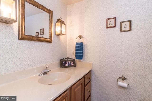 205 BRIDLE LN, Ambler, PA 19002