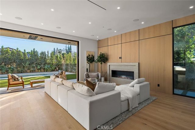 14758 Morrison, Sherman Oaks, CA 91403