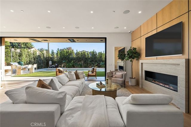 14758 Morrison, Sherman Oaks, CA 91403