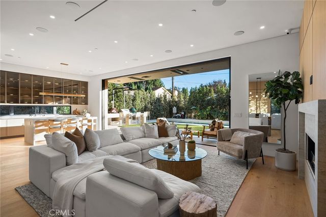 14758 Morrison, Sherman Oaks, CA 91403