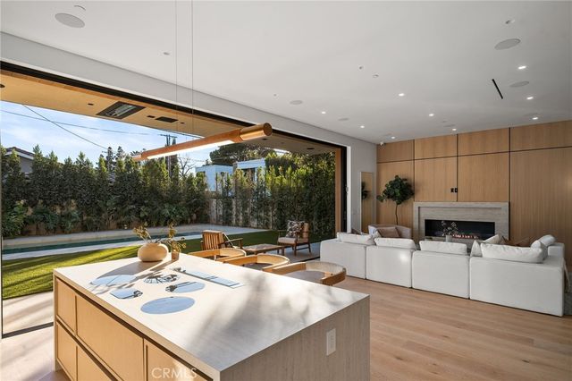 14758 Morrison, Sherman Oaks, CA 91403