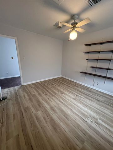 1217 Onstead St, Morgan City, LA 70380