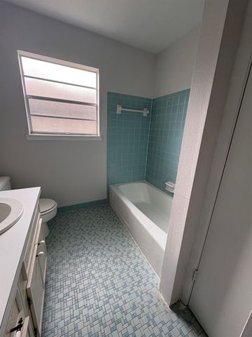 1217 Onstead St, Morgan City, LA 70380